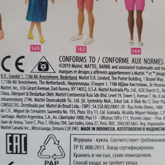 Barbie 2019 Fashionista # 151 Pink Hair - Picture 16 of 17